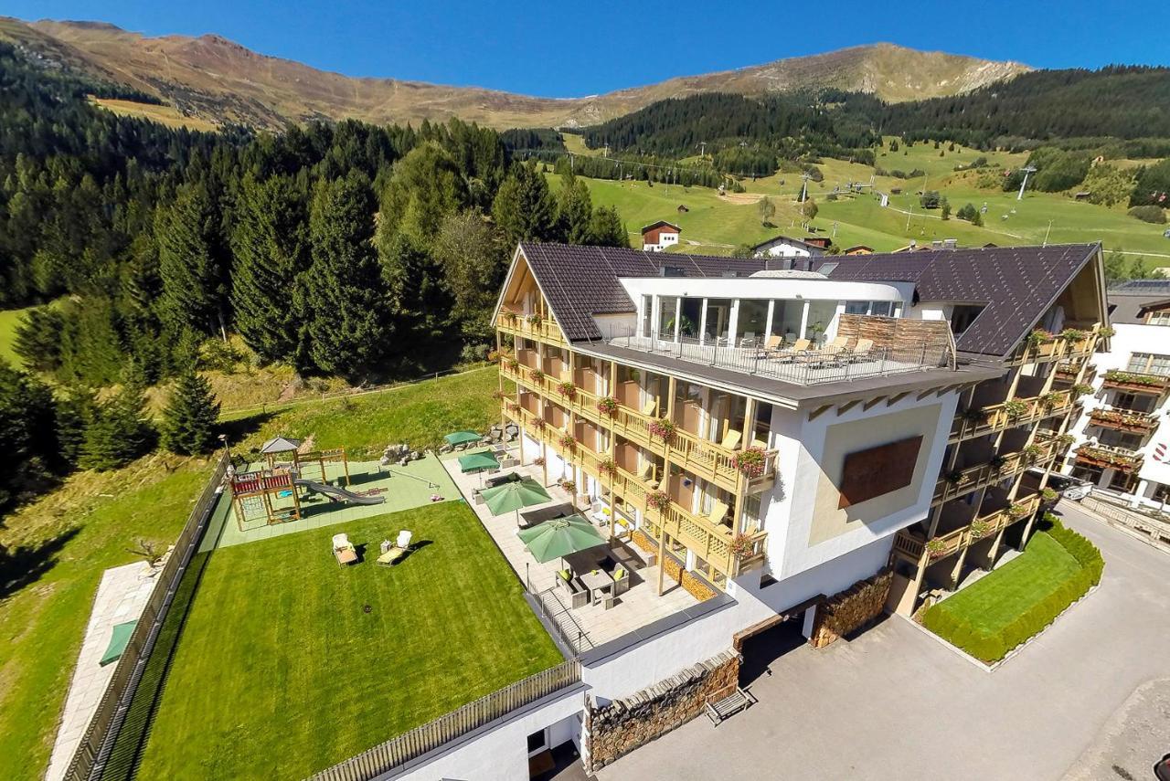 Natuerlich Hotel Mit Charakter Fiss Exteriör bild